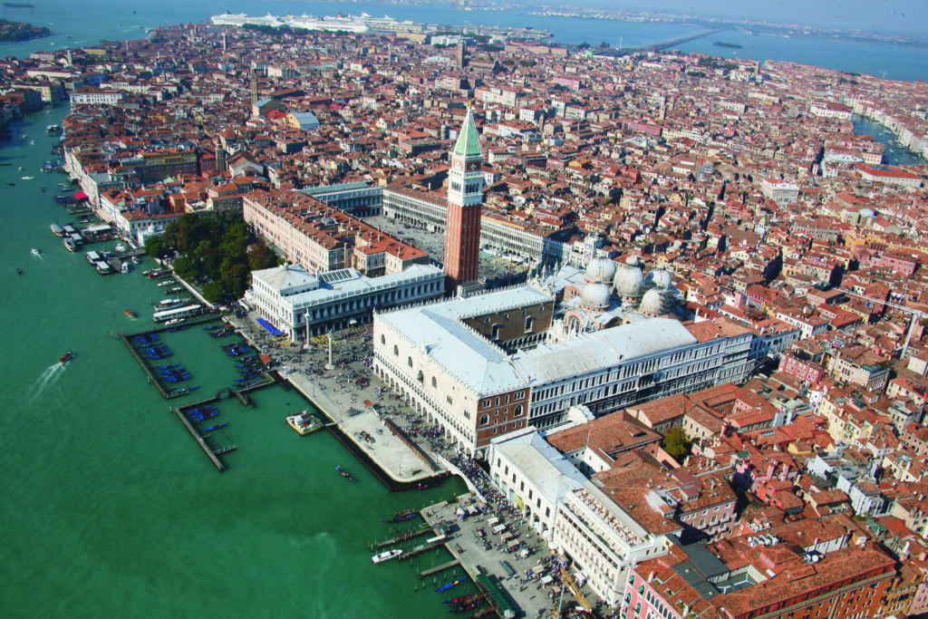 Venice in a nutshell: 5 minutes for an informed visit