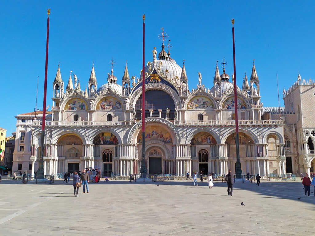 RELIGIOUS SERVICES OF THE DIFFERENT RITES IN VENICE