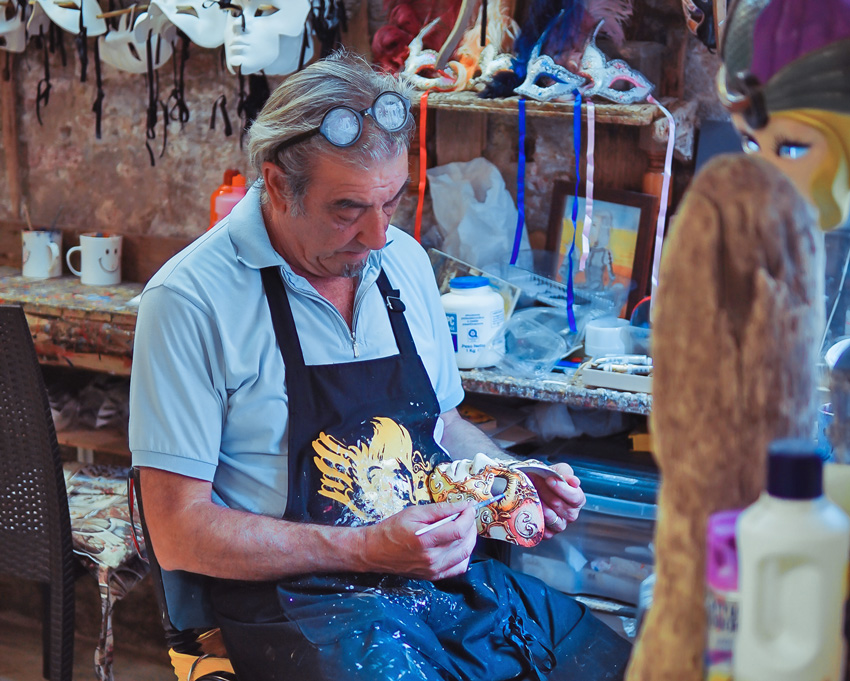 REALIZZA LA TUA MASCHERA DI CARNEVALE! WORKSHOP IN ATELIER A VENEZIA -  Venice To See